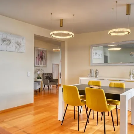 58, A In Madeira Santa Cruz (Madeira)